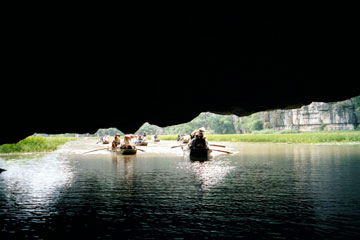 Tam Coc Grotto